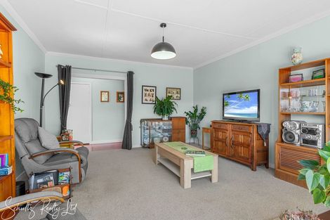 Photo of property in 15 Ash Grove, Maungaturoto, 0520