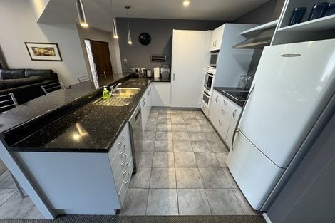 Photo of property in 48 Lucknow Road, Havelock North, 4130