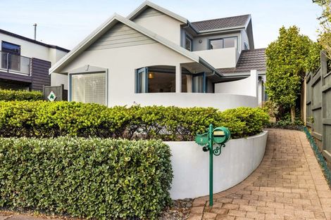 Photo of property in 2 Kawaroa Close, New Plymouth, 4310