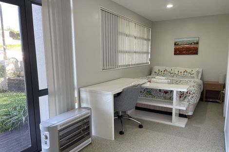 Photo of property in 118 Onetaunga Road, Chatswood, Auckland, 0626