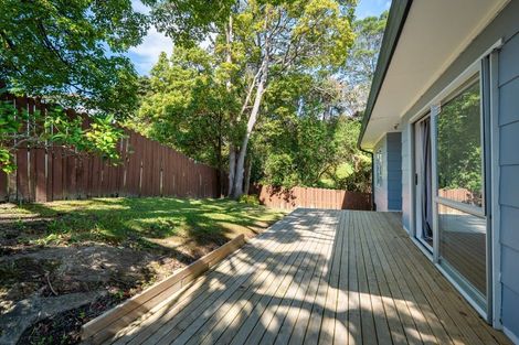 Photo of property in 2/8 Thistledew Place, Bayview, Auckland, 0629