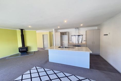 Photo of property in 53 Makora Road, Massey, Auckland, 0614
