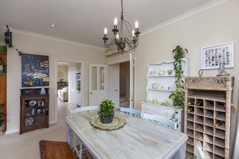 Photo of property in 136 Renown Road, Raumati South, Paraparaumu, 5032