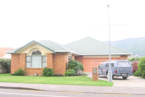 Photo of property in 105 Ngarara Road, Waikanae, 5036