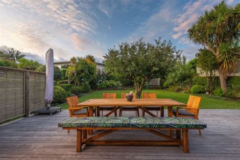 Photo of property in 17 Fowler Street, Northcote, Auckland, 0627