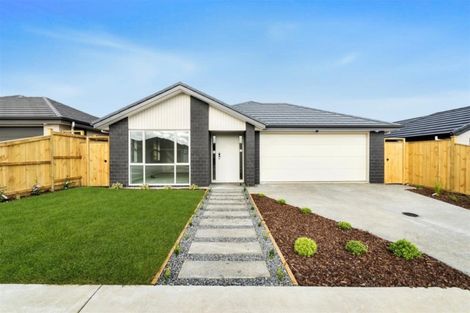 Photo of property in 17 Lusitano Drive, Karaka, Papakura, 2113