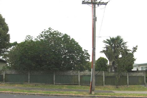 Photo of property in 2/170 Birkdale Road, Birkdale, Auckland, 0626