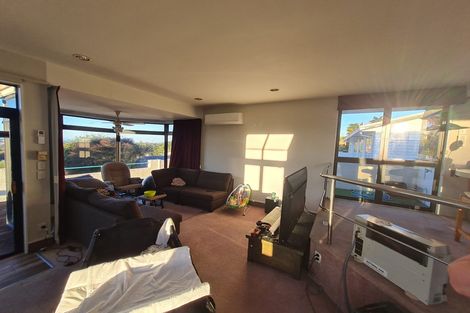 Photo of property in 2/293 Glenfield Road, Glenfield, Auckland, 0629