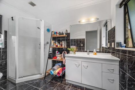 Photo of property in 21 Heaphy Place, Pukehangi, Rotorua, 3015