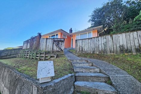 Photo of property in 14 Thomson Grove, Stokes Valley, Lower Hutt, 5019