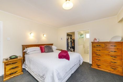 Photo of property in 72 Pukepapa Road, Marton, 4710