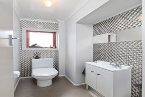 Photo of property in 25 Rogan Street, New Plymouth, 4310