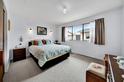 Photo of property in 13a Karamu Street, Strandon, New Plymouth, 4312