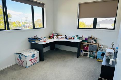 Photo of property in 216a Bucklands Road, Bucklands Beach, Auckland, 2012