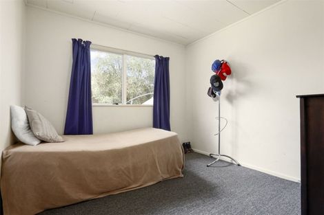 Photo of property in 2/97 Roberts Road, Te Atatu South, Auckland, 0610