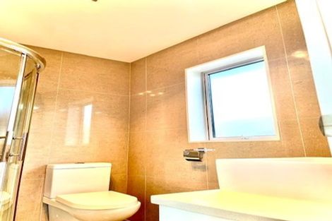 Photo of property in 66a Hutchinsons Road, Bucklands Beach, Auckland, 2014