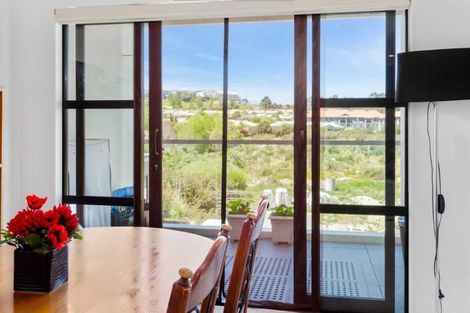 Photo of property in Apollo Apartments, 201/46 Rosedale Road, Rosedale, Auckland, 0632