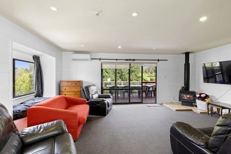 Photo of property in 6 Serenity Grove, Maoribank, Upper Hutt, 5018