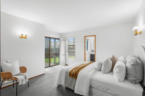 Photo of property in 6 Westgrove Avenue, Avonhead, Christchurch, 8042