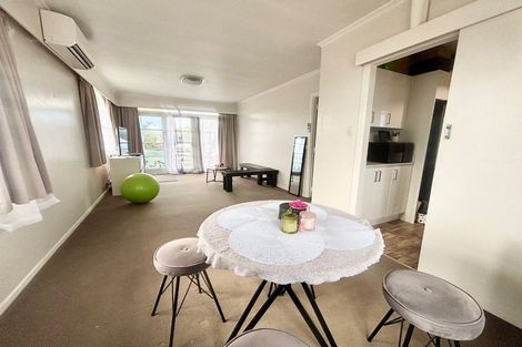 Photo of property in 2/5 Amandale Avenue, Mount Albert, Auckland, 1025