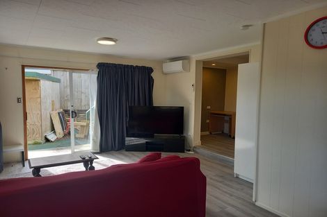 Photo of property in 7 Sea Vista Avenue, Beach Haven, Auckland, 0626