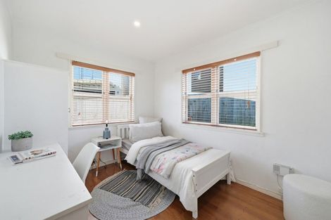 Photo of property in 1/4 Firth Road, Torbay, Auckland, 0630