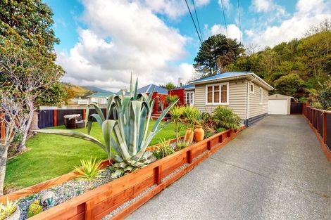Photo of property in 42 Bledisloe Crescent, Wainuiomata, Lower Hutt, 5014