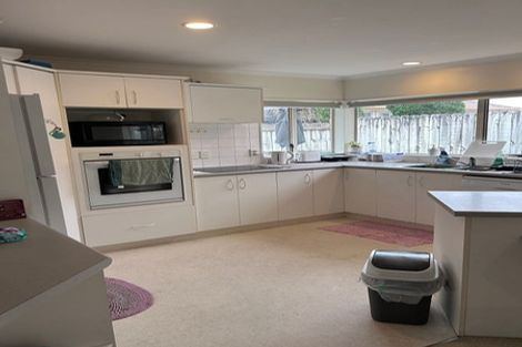 Photo of property in 53 Palmcrest Grove, Highland Park, Auckland, 2010