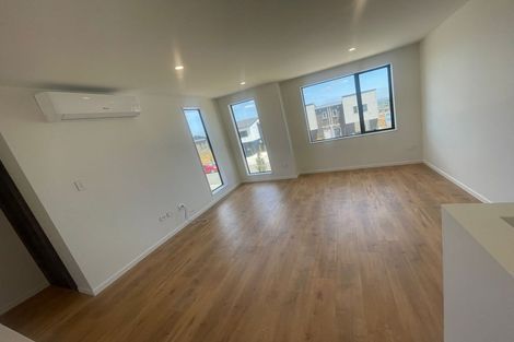 Photo of property in 18b Crestview Rise, Papakura, 2110