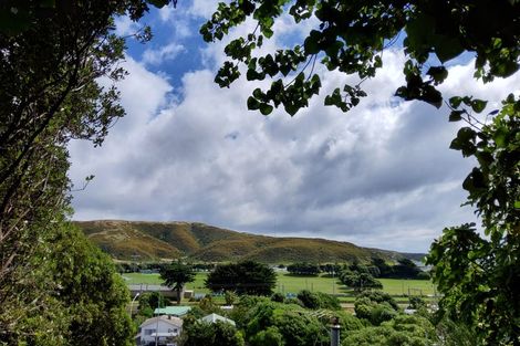 Photo of property in 74 Mana Esplanade, Paremata, Porirua, 5026