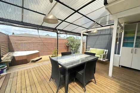 Photo of property in 47a Taikata Road, Te Atatu Peninsula, Auckland, 0610