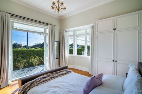 Photo of property in 249 Glenfield Road, Hillcrest, Auckland, 0627