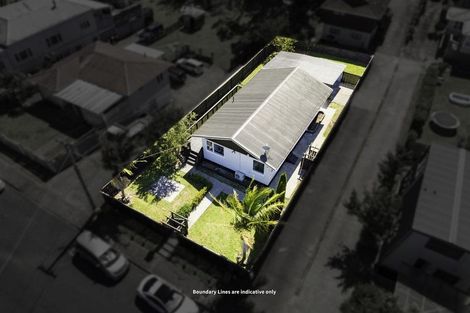 Photo of property in 19 Ribblesdale Road, Henderson, Auckland, 0612