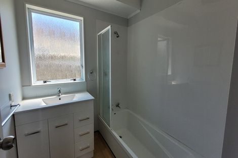 Photo of property in 22 Jasmine Grove, Maungaraki, Lower Hutt, 5010