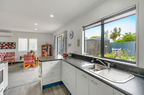 Photo of property in 25 Scott Avenue, Otaki Beach, Otaki, 5512