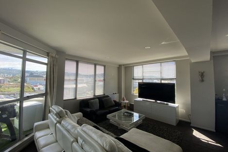Photo of property in Grandstand Apartments, 8/80 Kent Terrace, Mount Victoria, Wellington, 6011