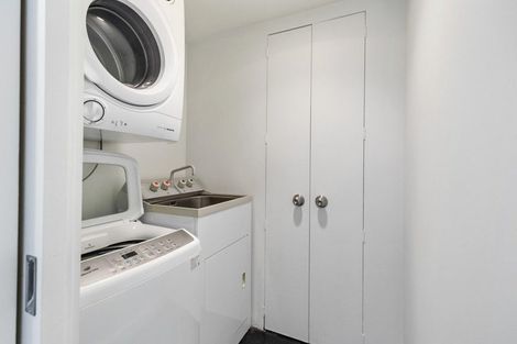 Photo of property in 4/10 Marine Parade, Mount Maunganui, 3116