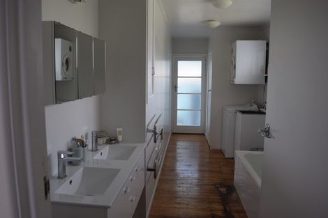 Photo of property in 11 Beulah Avenue, Rothesay Bay, Auckland, 0630