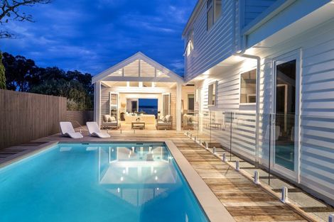 Photo of property in 15 Shelly Beach Parade, Cockle Bay, Auckland, 2014