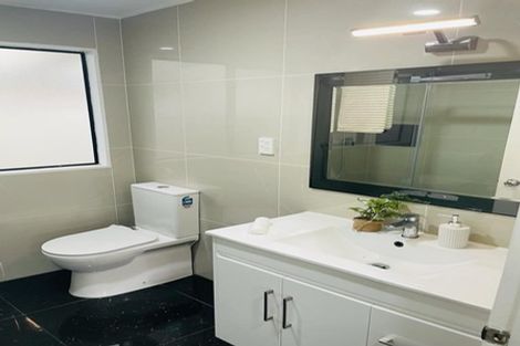 Photo of property in 2/11 Overton Road, Papatoetoe, Auckland, 2025