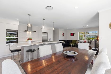 Photo of property in 10 Montia Close, Papamoa Beach, Papamoa, 3118