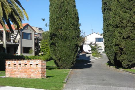 Photo of property in 10 Busby Hill, Havelock North, 4130