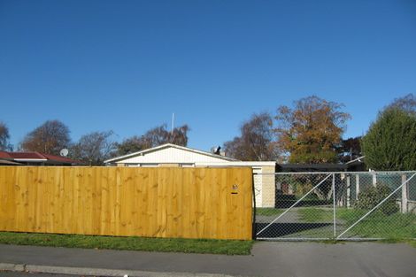 Photo of property in 19 Camelia Place, Islington, Christchurch, 8042