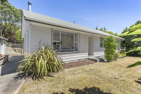 Photo of property in 1 Mervyn Place, Plimmerton, Porirua, 5026