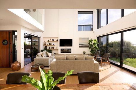 Photo of property in 1 Fourth Avenue, Tauranga, 3110