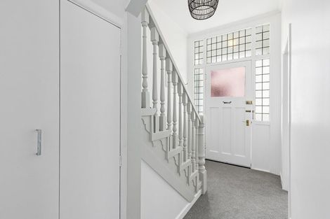 Photo of property in 18 Newman Terrace, Thorndon, Wellington, 6011