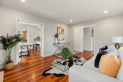 Photo of property in 37 Cardiff Road, Pakuranga, Auckland, 2010