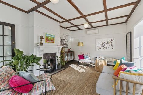 Photo of property in 323 The Terrace, Te Aro, Wellington, 6011