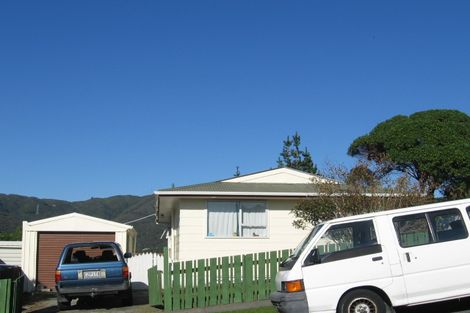Photo of property in 25 Clapham Grove, Stokes Valley, Lower Hutt, 5019