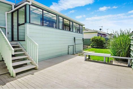 Photo of property in 32 Clendon Avenue, Papatoetoe, Auckland, 2025